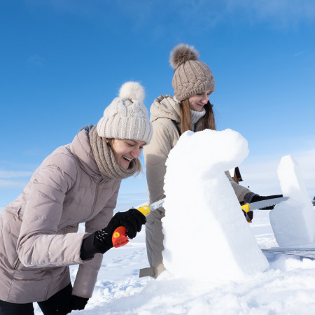 Schneeskulpturen schnitzen